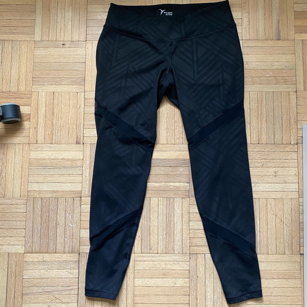 Leggings with print and mesh inserts